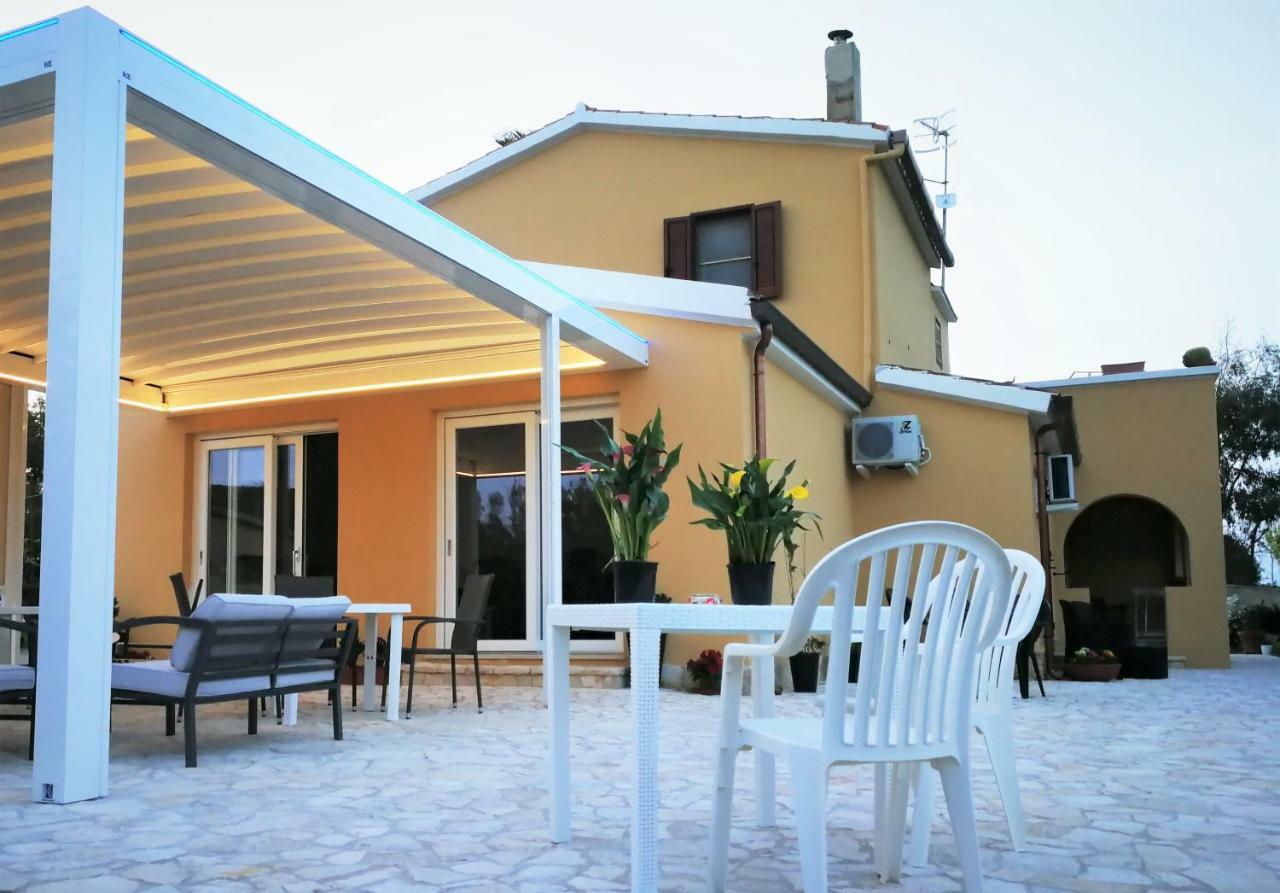B&B Fiori Di Pesco Fertilia Εξωτερικό φωτογραφία